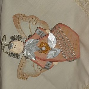 Farmhouse style Angel